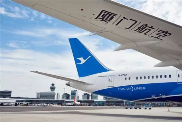 787-900 dreamliner(梦想飞机航班),是平均只有5岁的 超新超大客机机