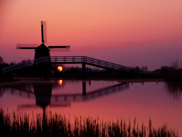 sunset netherlands windmills 1600x1200 wallpaper_wallpaperswa.com_43.jpg