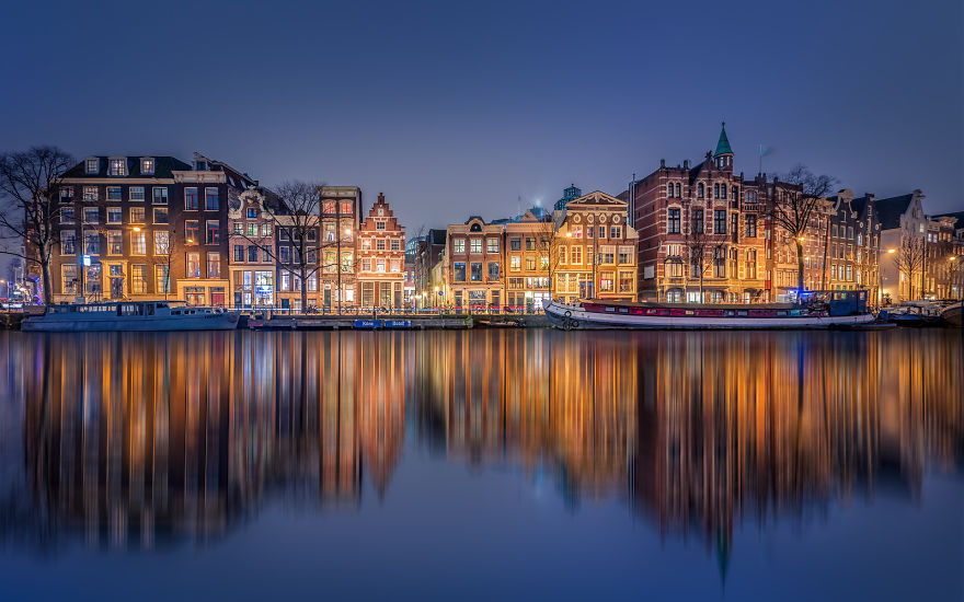 take-a-breath-of-the-old-days-by-looking-at-my-photos-of-amsterdam-at-night-7__880.jpg