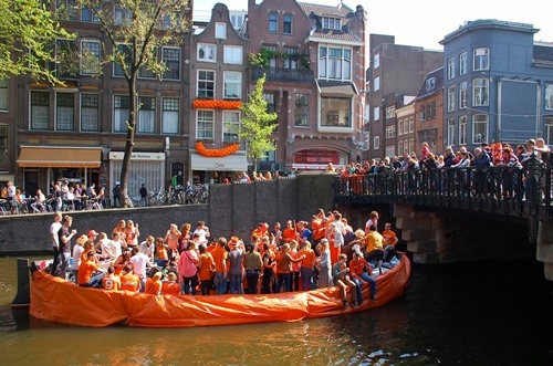 amsterdam-kings-day-barge.jpg