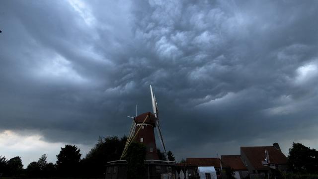 code-geel-vanwege-stevig-onweer-in-oosten-van-nederland.jpg