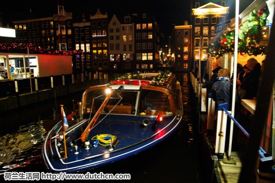 amsterdam-light-festival-canal-water-colors-cruise-1_meitu_9.jpg