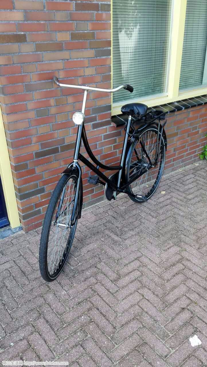 阿姆斯特丹60欧出售二手自行车一辆(含车锁,车灯) 