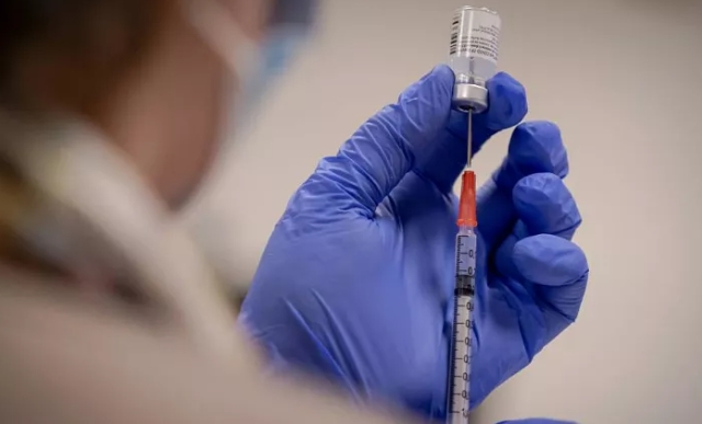 荷兰正式开始疫苗加强针接种，打哪种疫苗？中青年什么时候打？