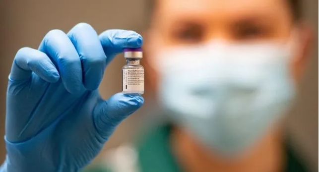 荷兰将开始为部分儿童接种疫苗，卫生部门表示更广泛使用还需考虑