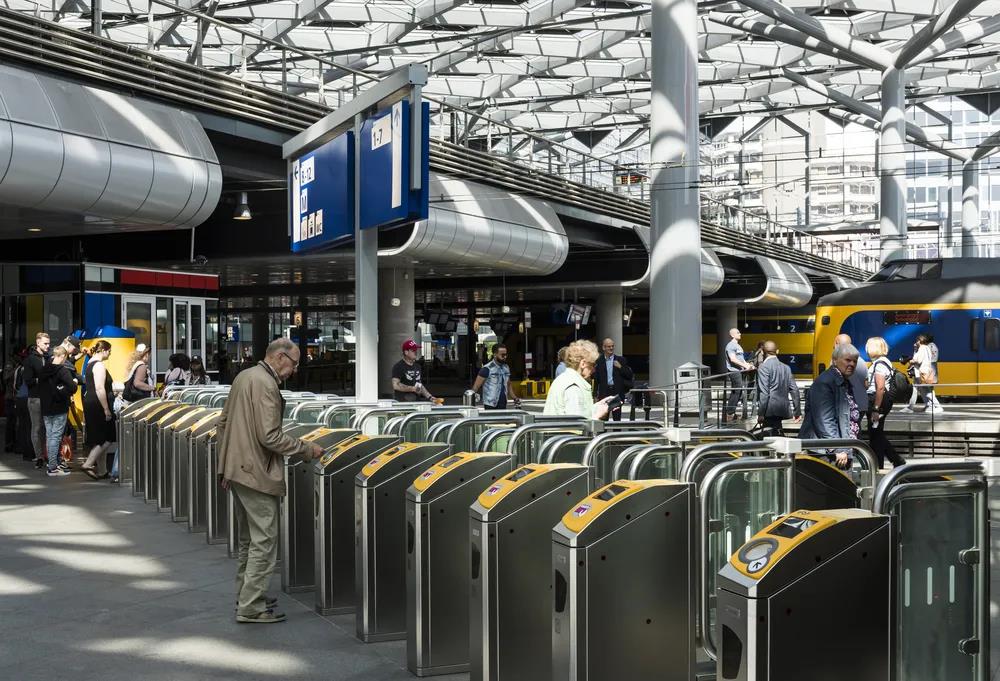 OV卡或被取代！荷兰将推出全新的公共交通支付方式OVPay