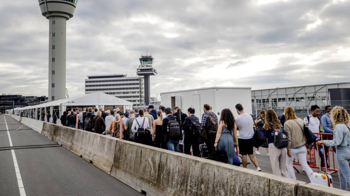 重磅！史基浦机场CEO辞职！荷兰出发航班将进一步减少，混乱或将变得更糟糕…