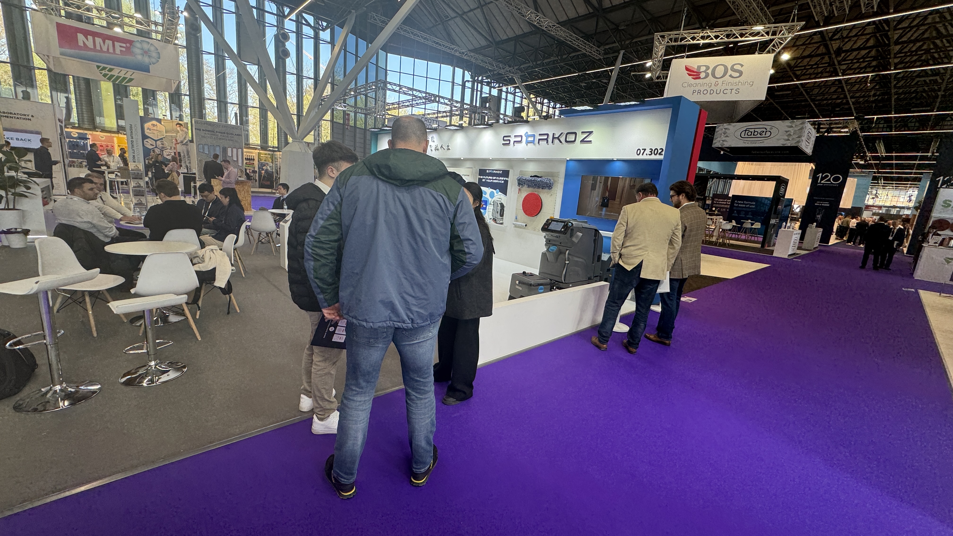 直击 Interclean 2026｜Sparkoz 两款旗舰商用清洁机器人亮相阿姆斯特丹